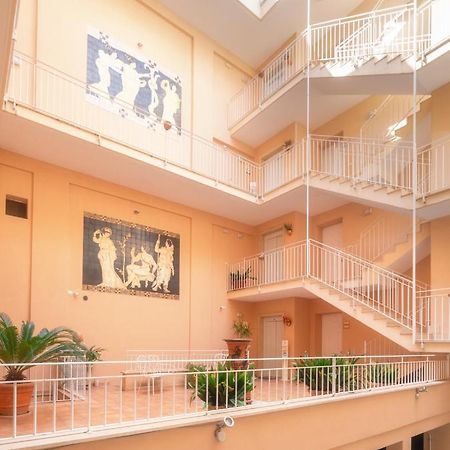 Palazzo Leo Suite And Apartment Лечче Экстерьер фото