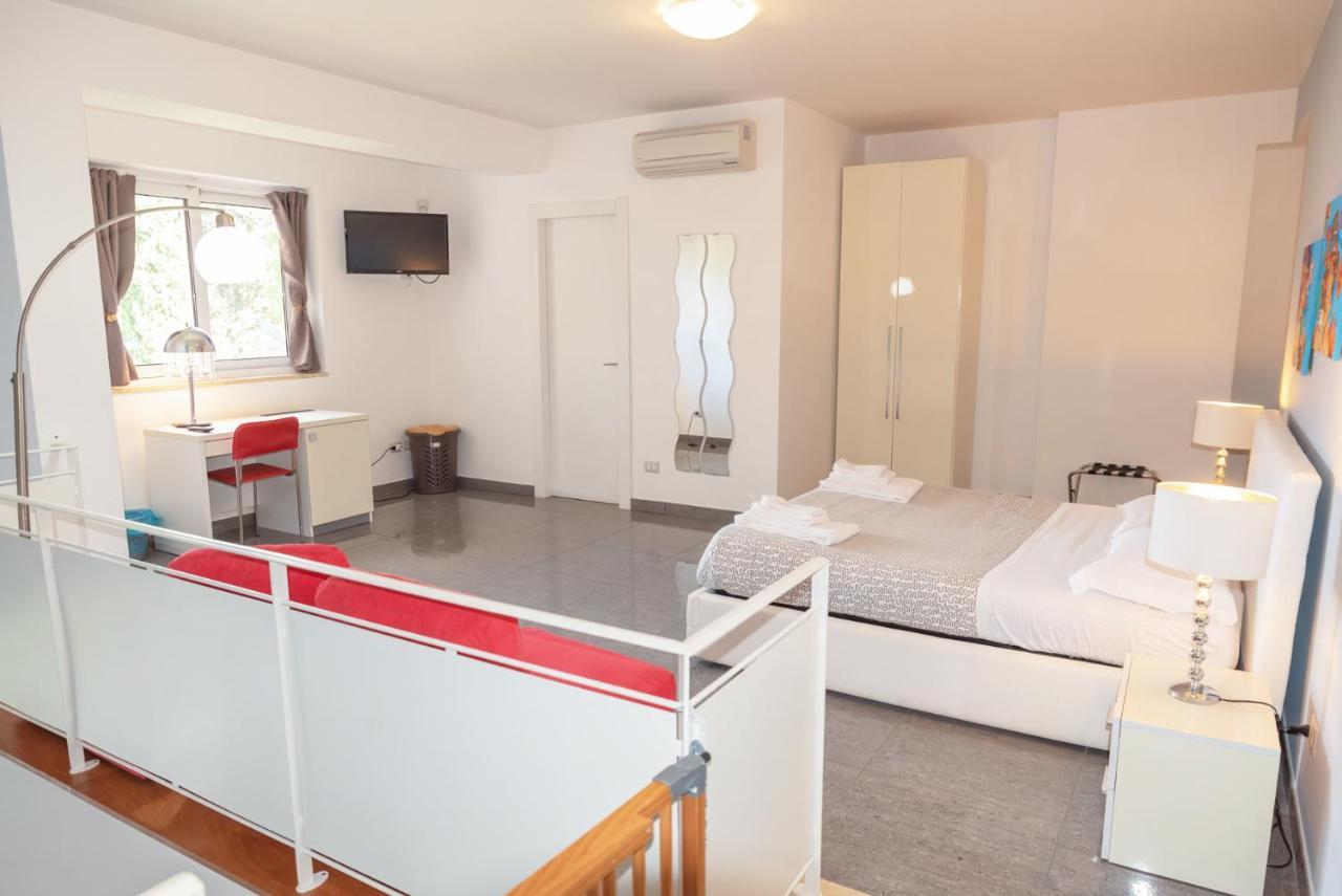 Palazzo Leo Suite And Apartment Лечче Экстерьер фото