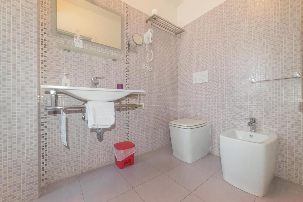 Palazzo Leo Suite And Apartment Лечче Экстерьер фото